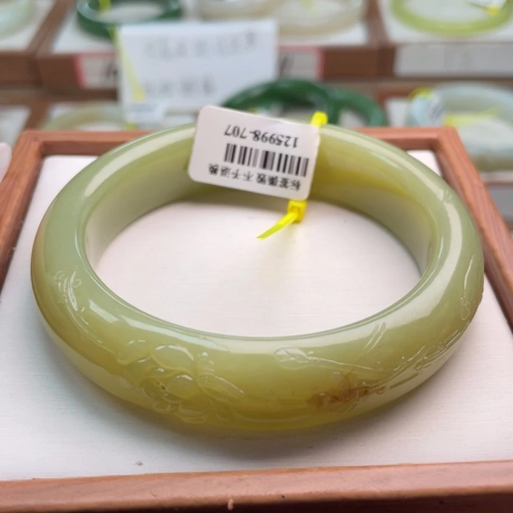 【闪购商品】未镶嵌手镯和田玉38 57/58