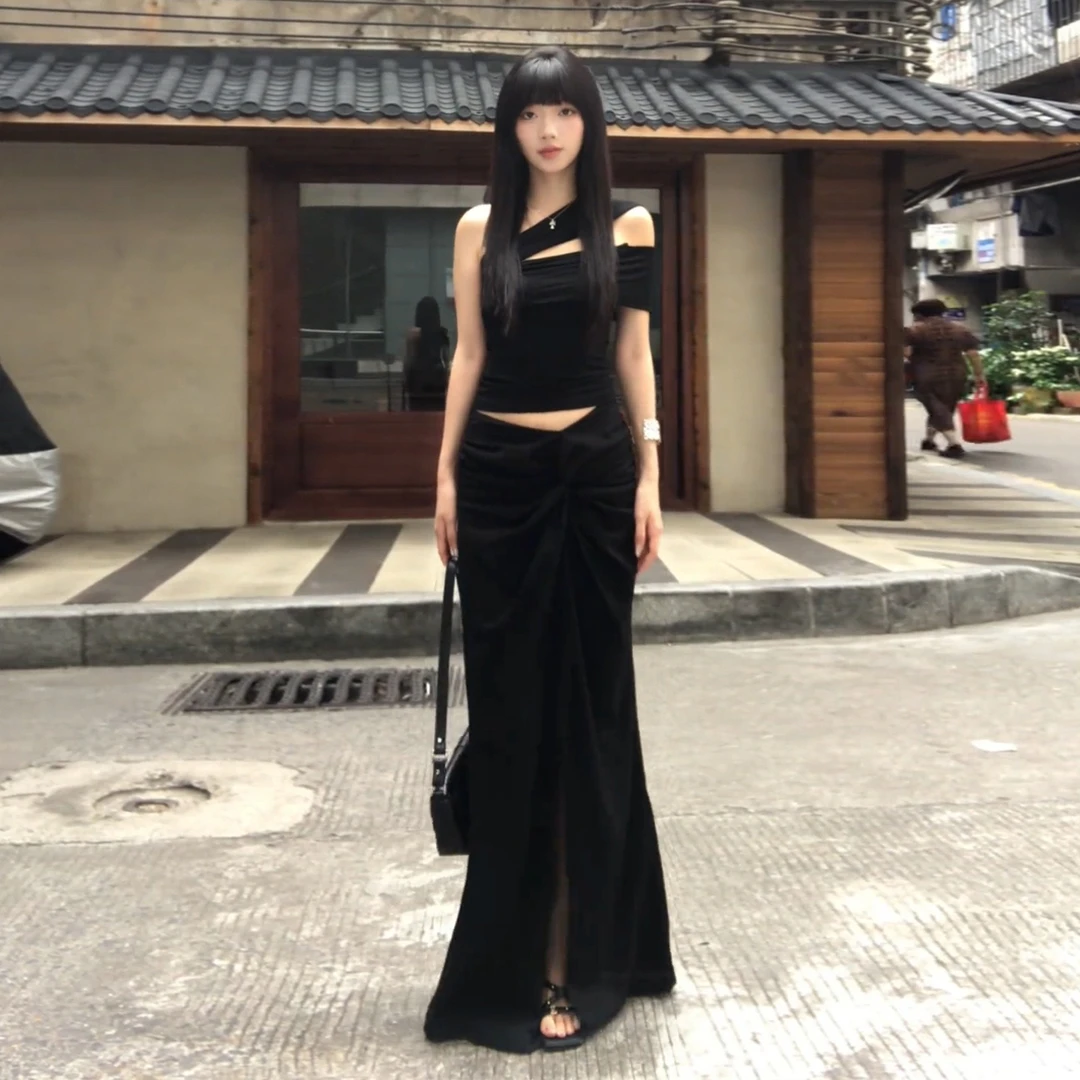 法式斜肩黑色连衣裙子女2025新款设计感纯欲收腰显瘦包臀套装长裙