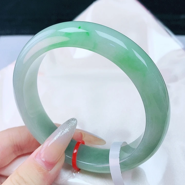 翡翠未镶嵌手镯56圈