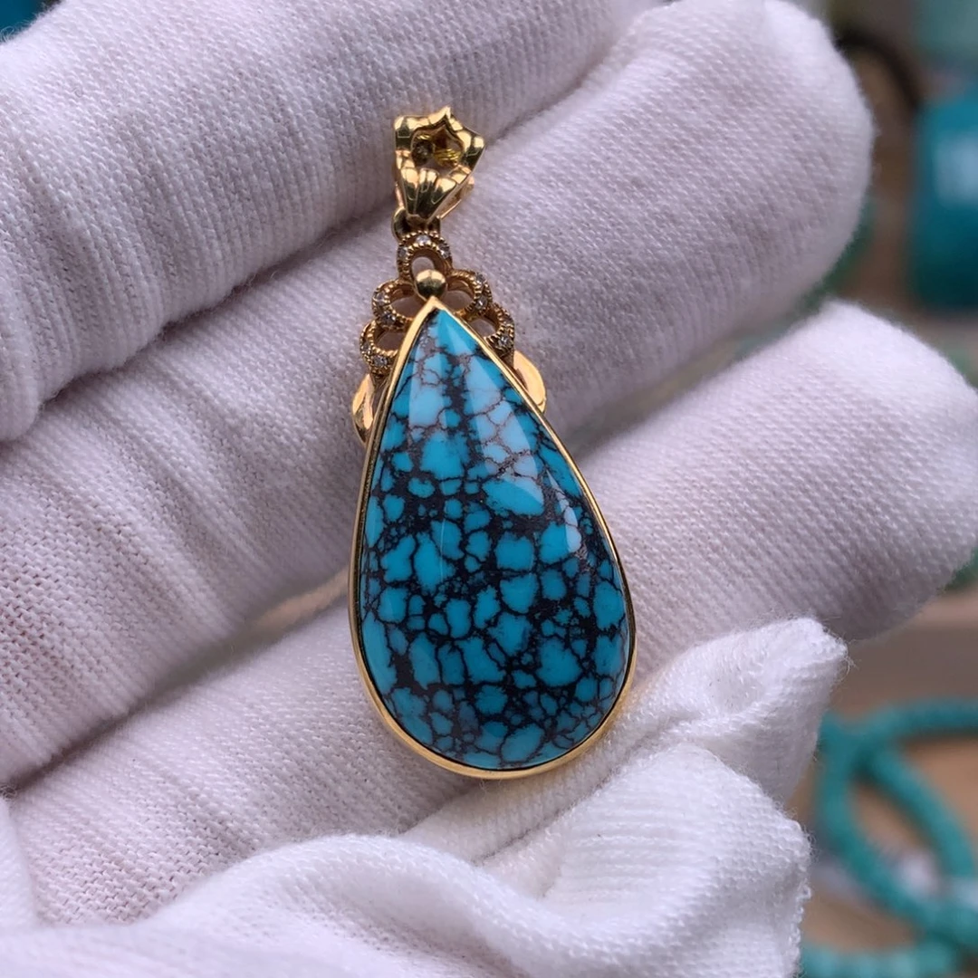 绿松石18K金镶嵌珠宝奇石