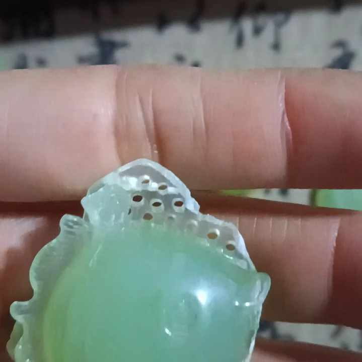 蛇纹石玉合金吊坠