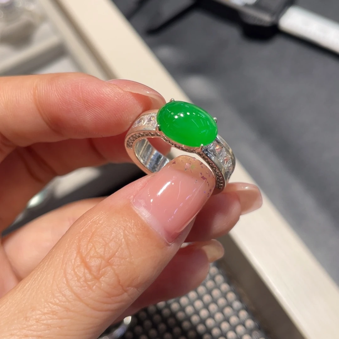 翡翠裸石天然缅甸A货翡翠阳绿蛋面