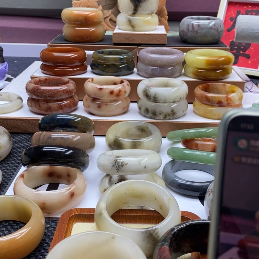 石英质玉手镯未镶嵌福*