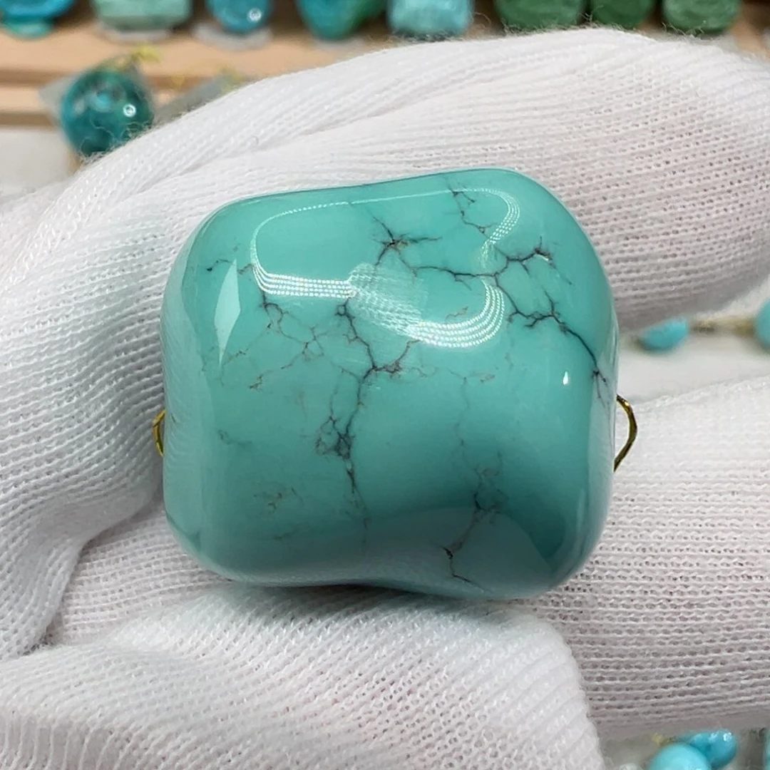 绿松石配饰未镶嵌