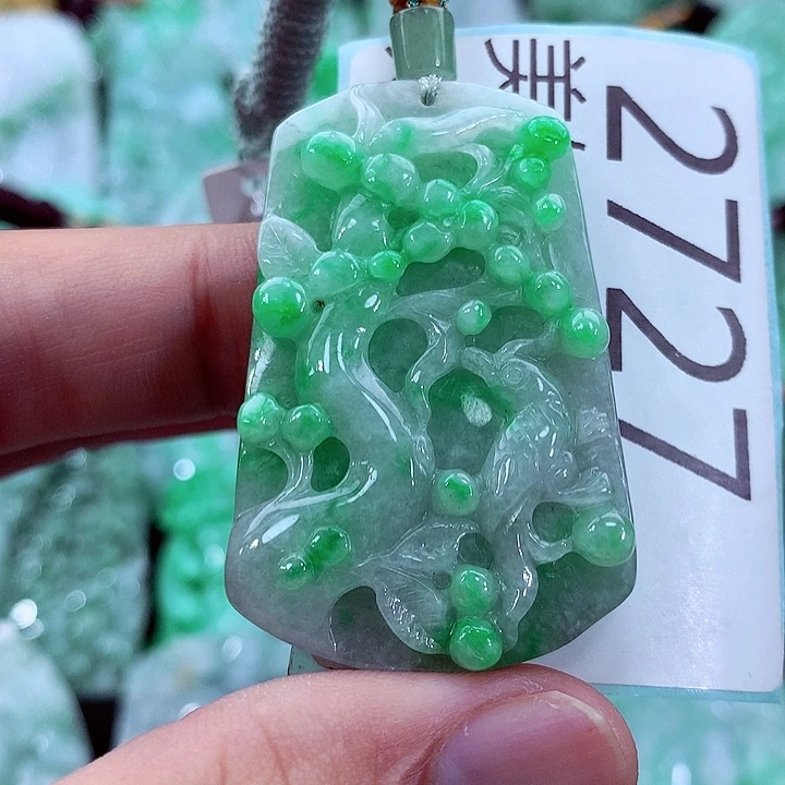 吊坠(不含链)未镶嵌翡翠