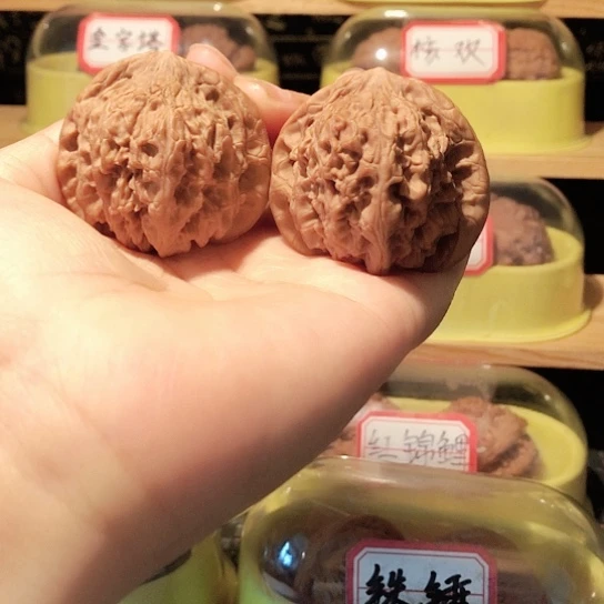 文玩核桃把件龙洞峪
