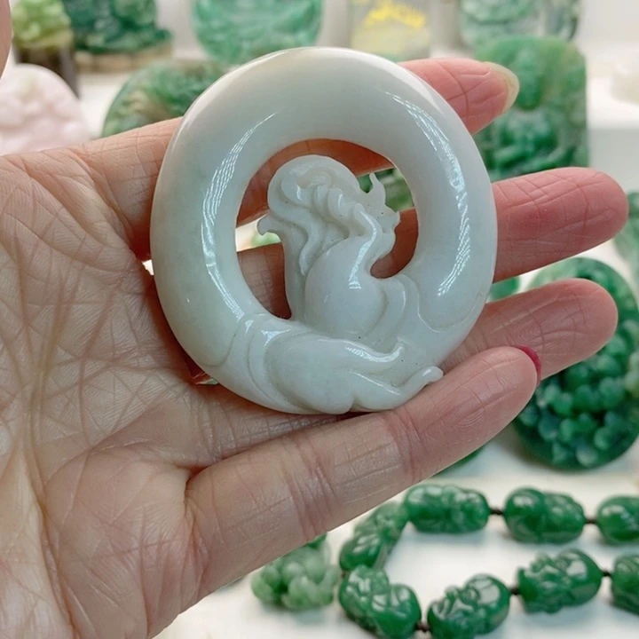 独山玉未镶嵌颈饰