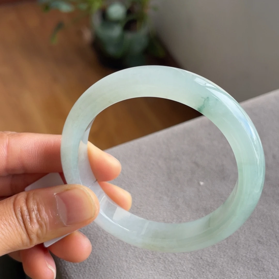 翡翠未镶嵌手镯飘花