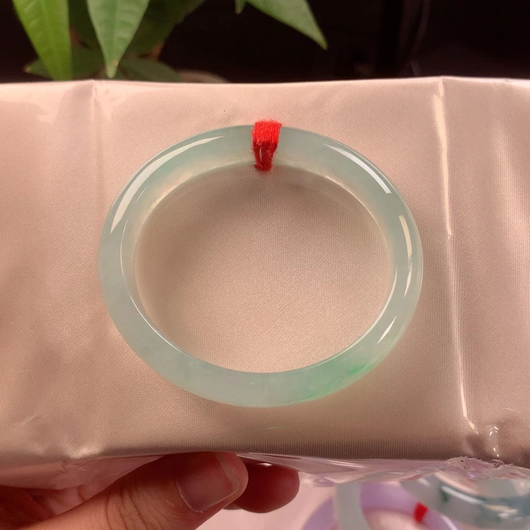 翡翠未镶嵌手镯（贵妃镯）14号链接