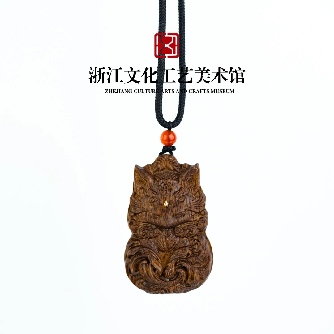 C431 ［贵人常在］越南老惠安蜜结黄奇楠小九雕件14.96g TT