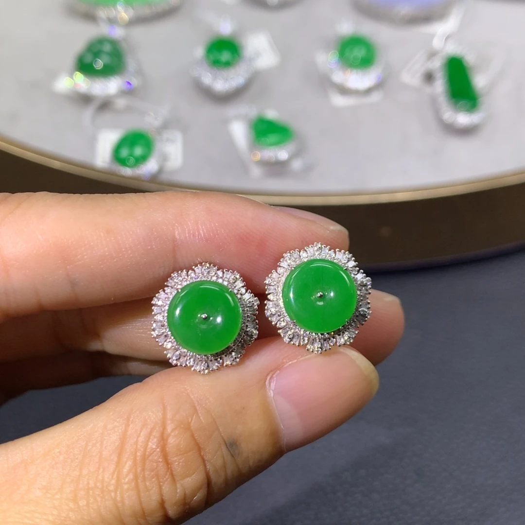 翡翠18K金镶嵌耳饰翡翠