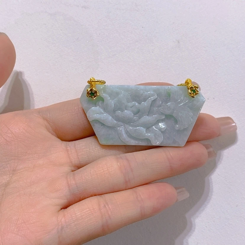 【闪购商品】翡翠未镶嵌颈饰