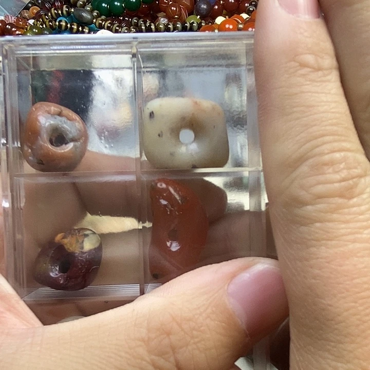 未镶嵌颈饰玛瑙/玉髓茶**寻