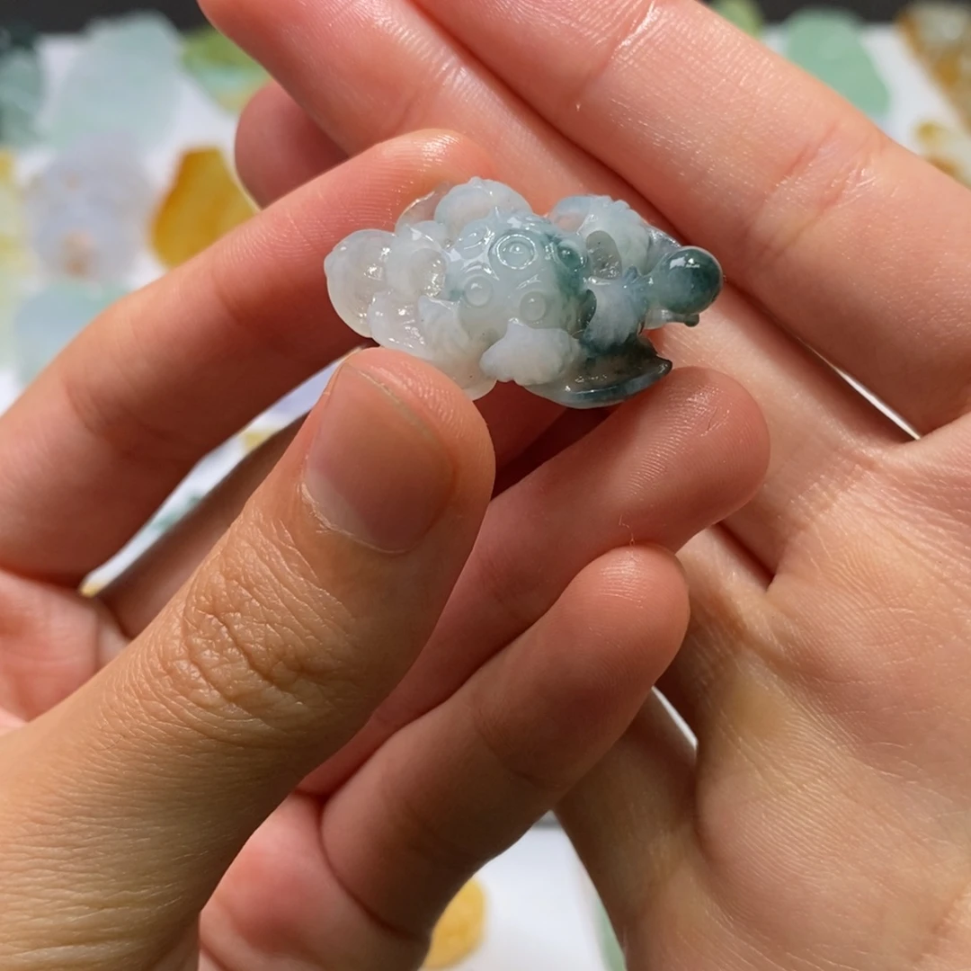 定制翡翠未镶嵌吊坠