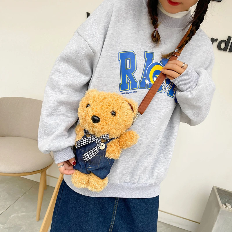 卡通可爱结毛绒小熊包包女2024冬季新款甜美少女斜挎包抓机包