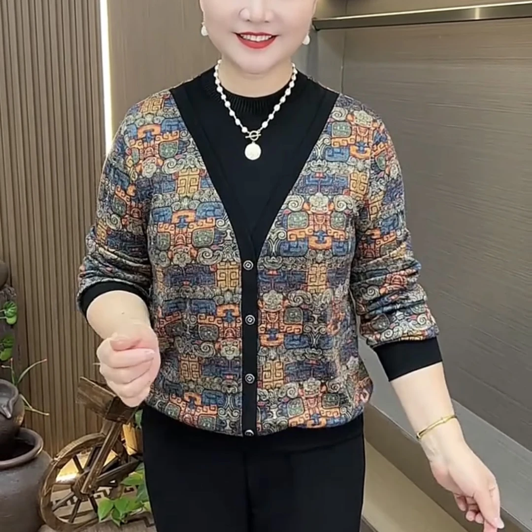 秋冬新款妈妈装减龄大码宽松上衣女时尚圆领显瘦长袖打底衫