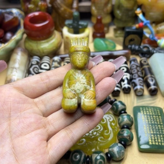 蛇纹石玉未镶嵌颈饰