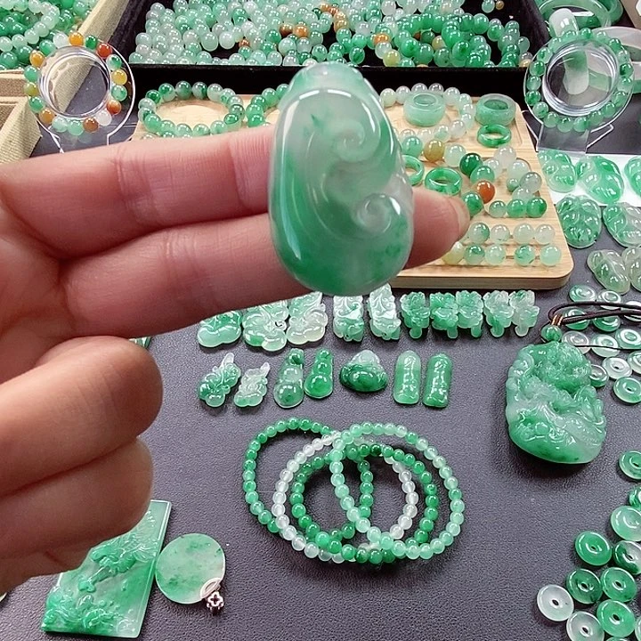 石英质玉吊坠(不含链)未镶嵌