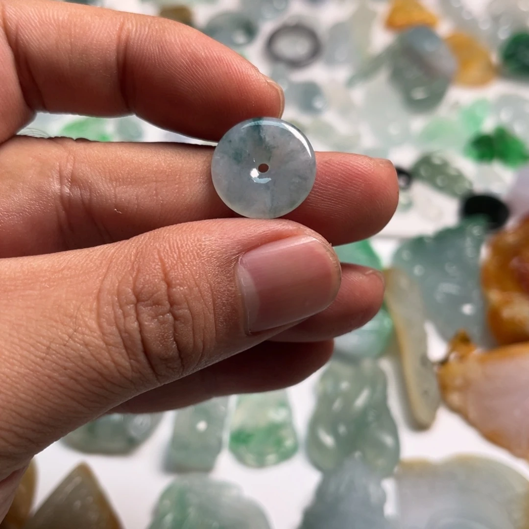 翡翠未镶嵌颈饰天然翡翠