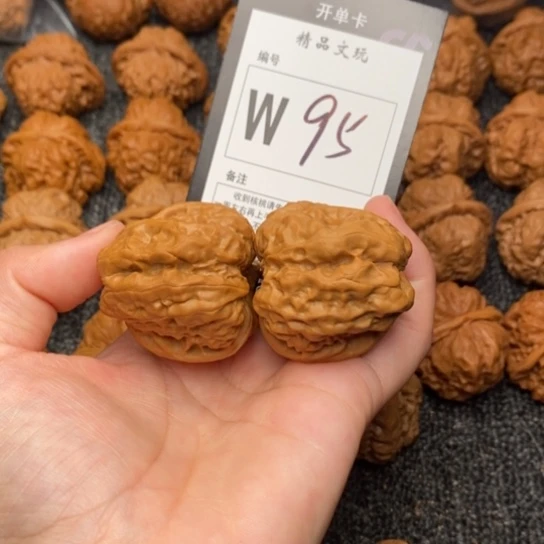 吊坠桃核我是第一百40