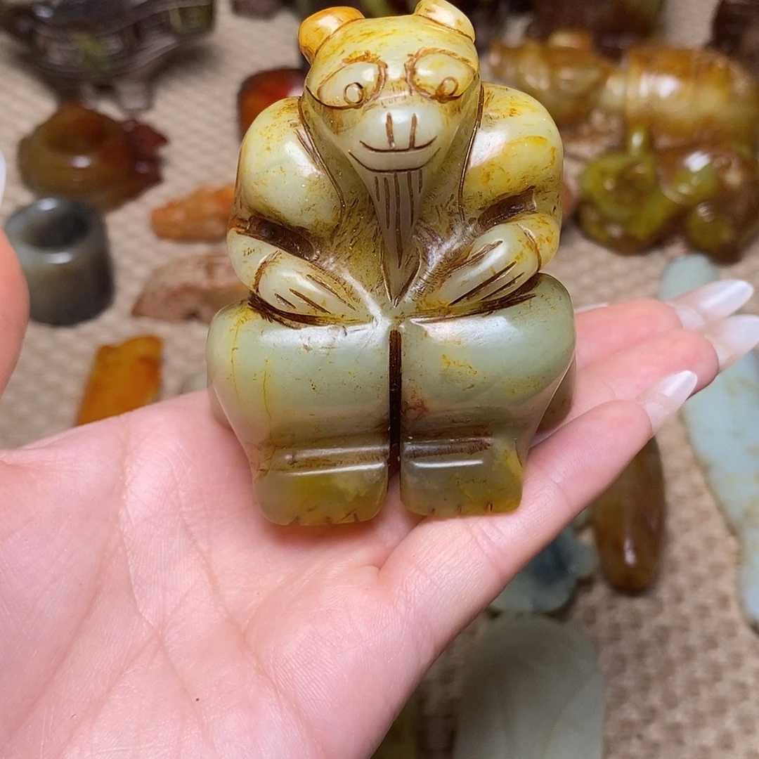 未镶嵌蛇纹石玉颈饰