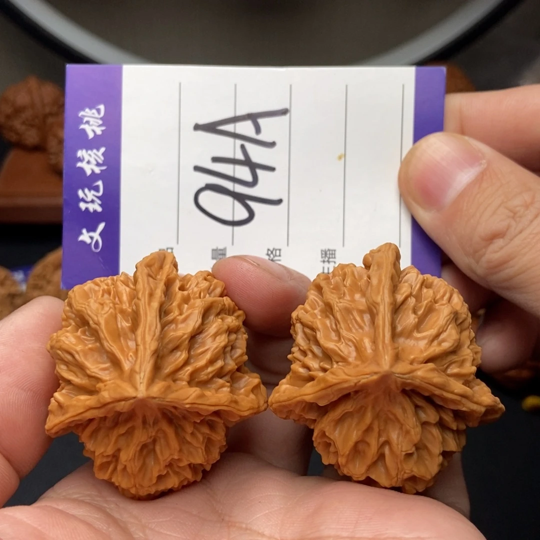 文玩核桃吊坠46帝王三棱