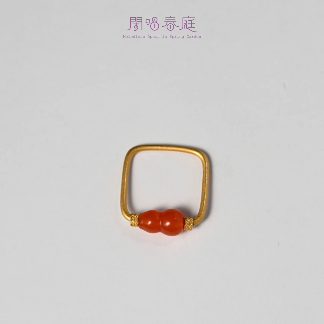 南红葫芦方形戒指金颜色明艳成色干净