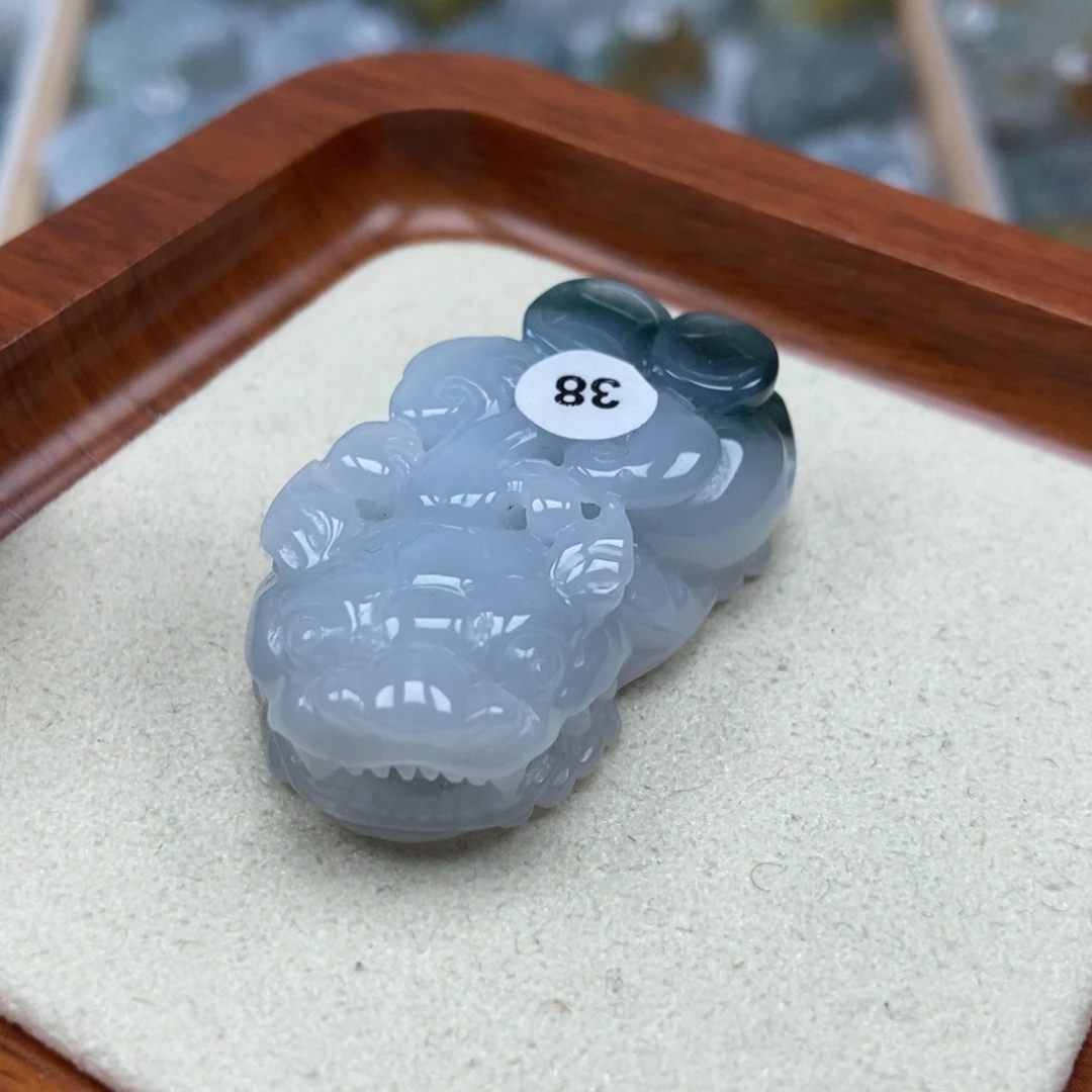 翡翠未镶嵌颈饰如意貔貅吊坠