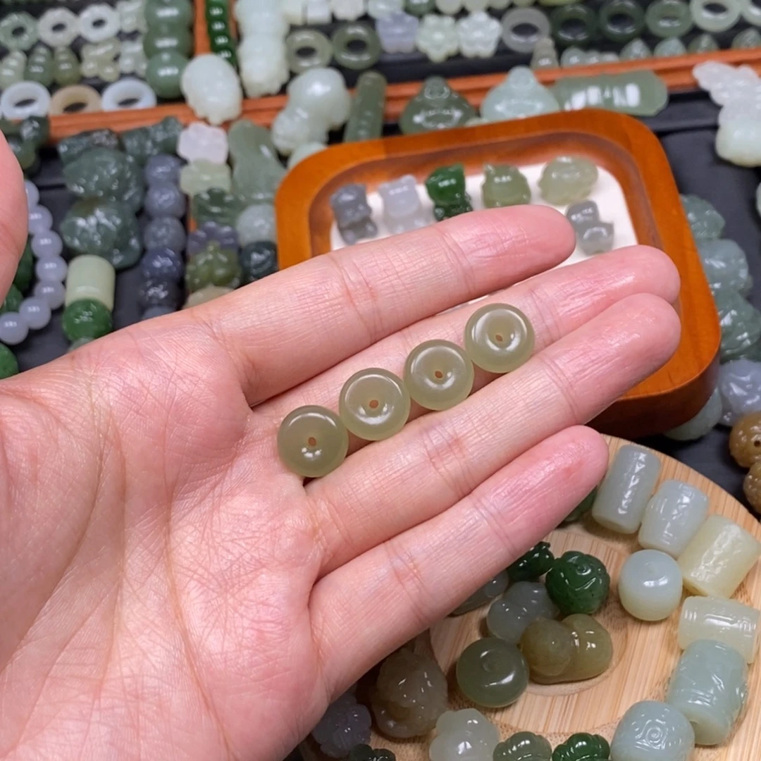 等***7和田玉未镶嵌颈饰