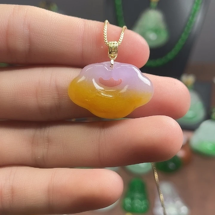 翡翠未镶嵌吊坠(赠链)