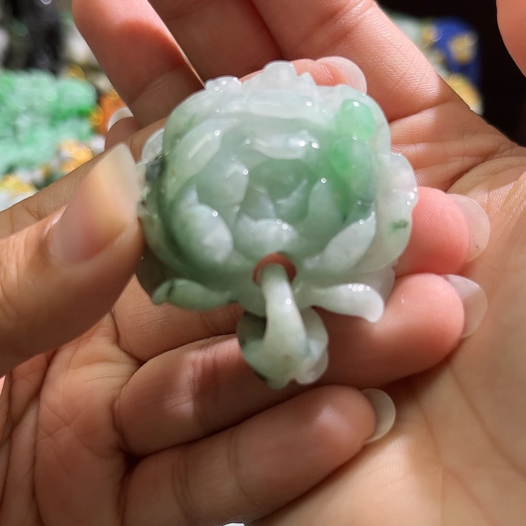 翡翠未镶嵌颈饰待编织