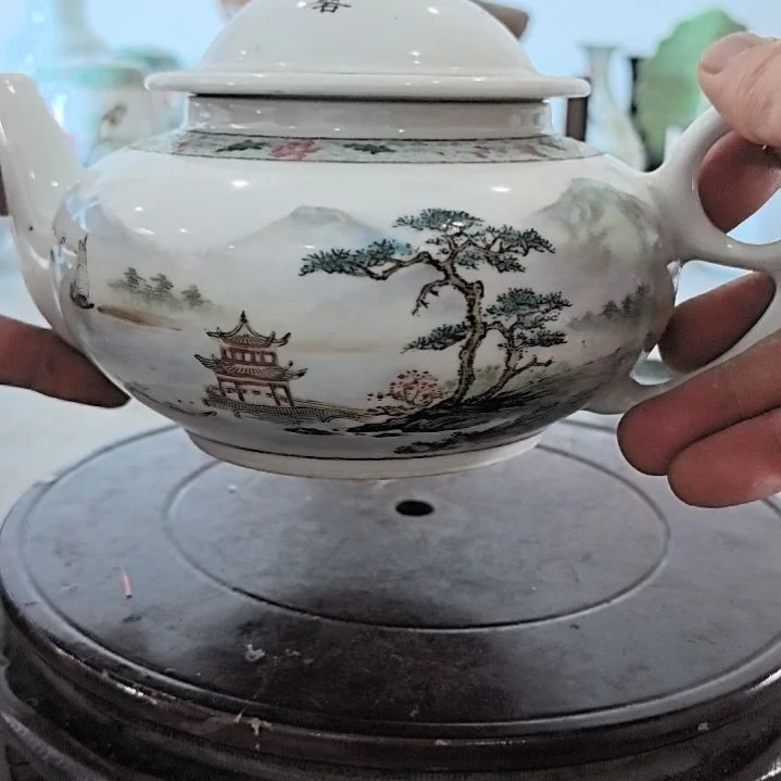 杯子韭**子当代景德镇市陶瓷工艺品