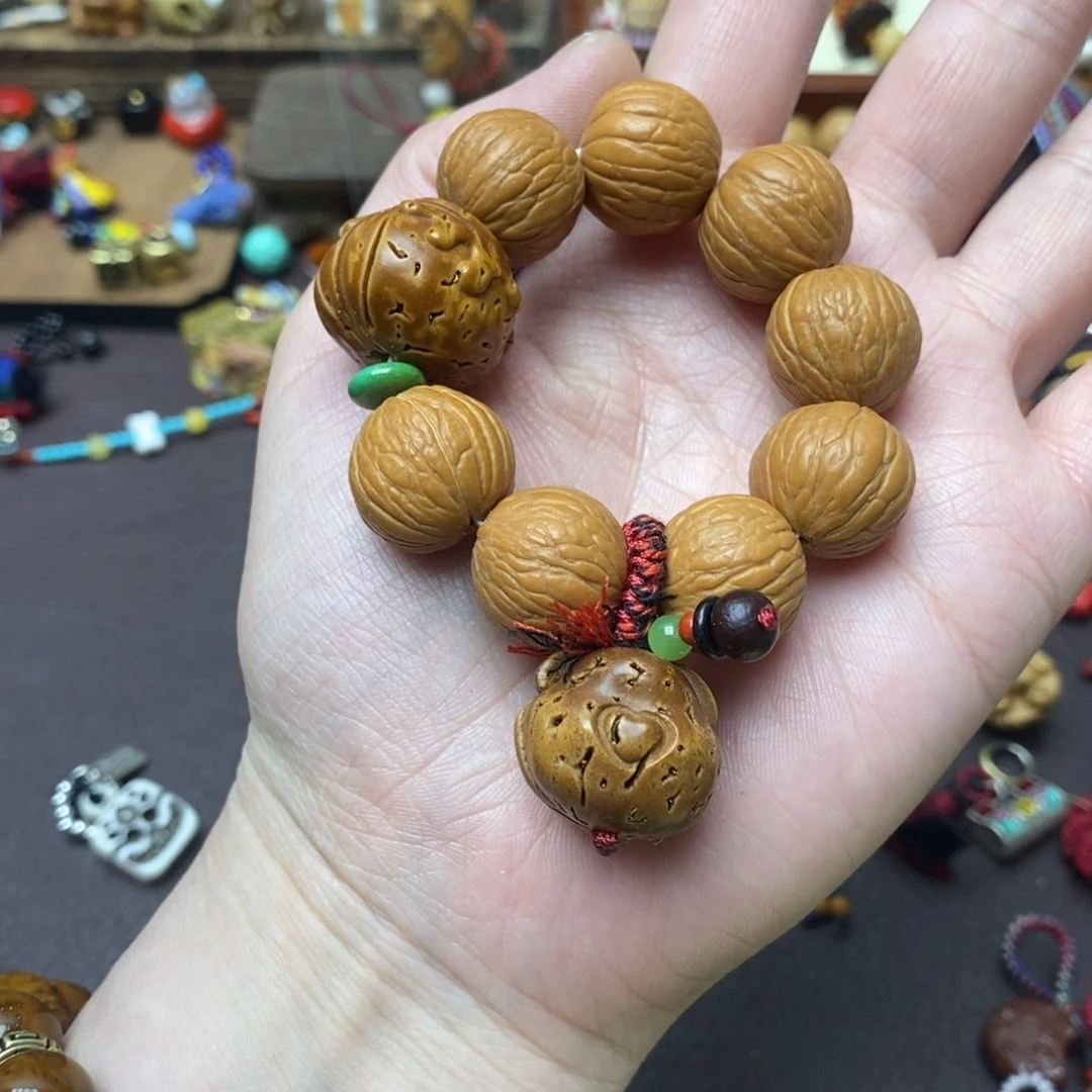 猴头核桃吊坠成品的手捻