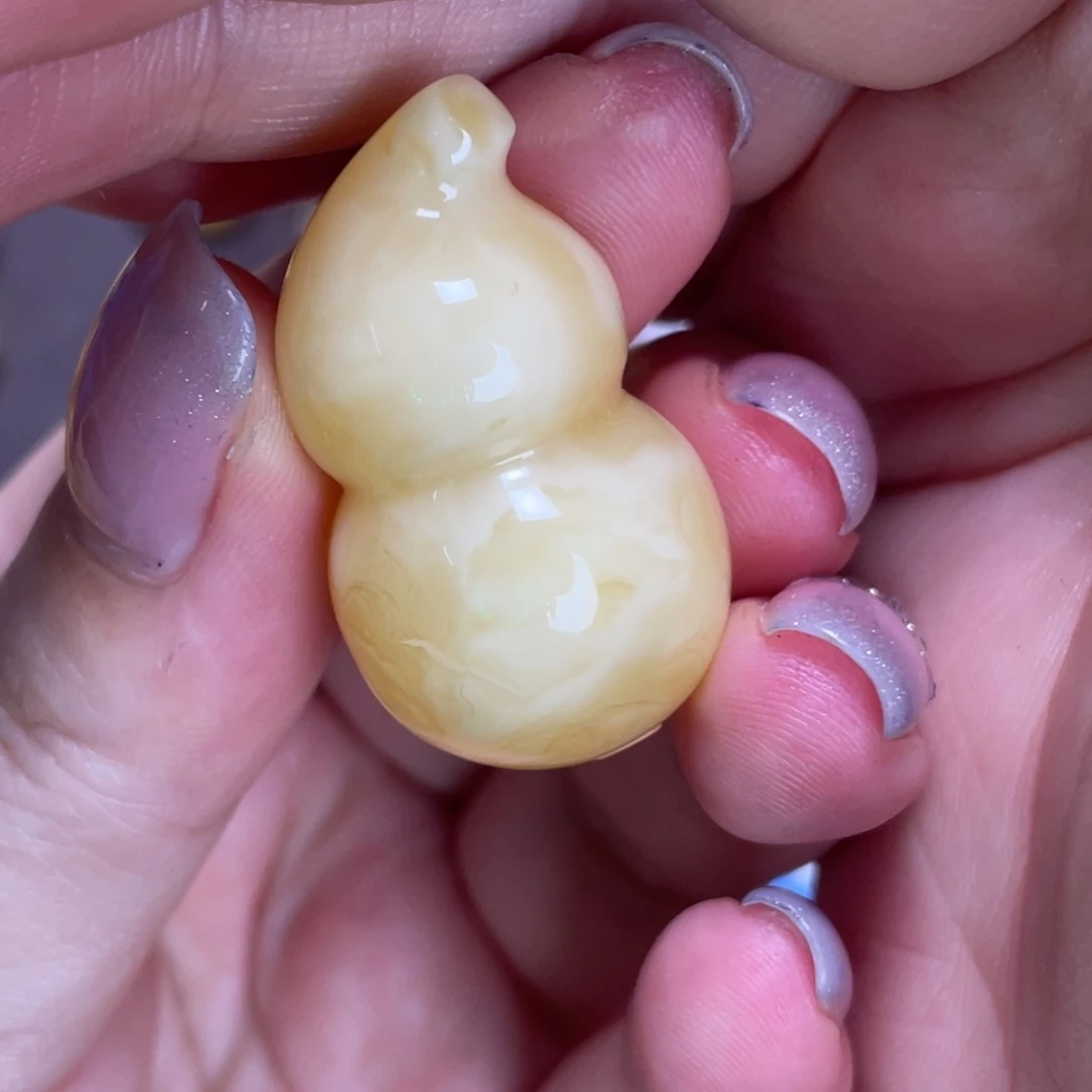 未镶嵌琥珀裸石蜜蜡51