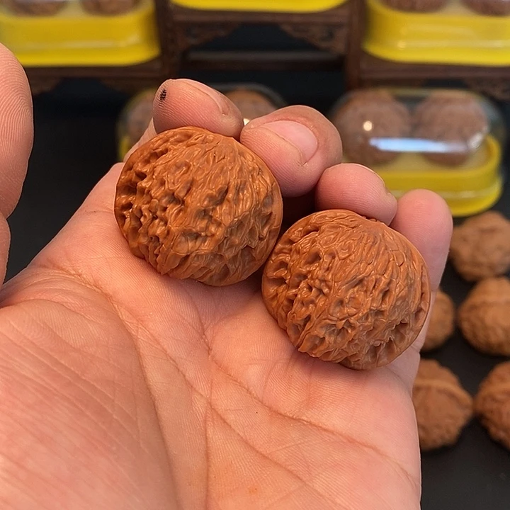 文玩核桃吊坠35尺，磨盘手捻