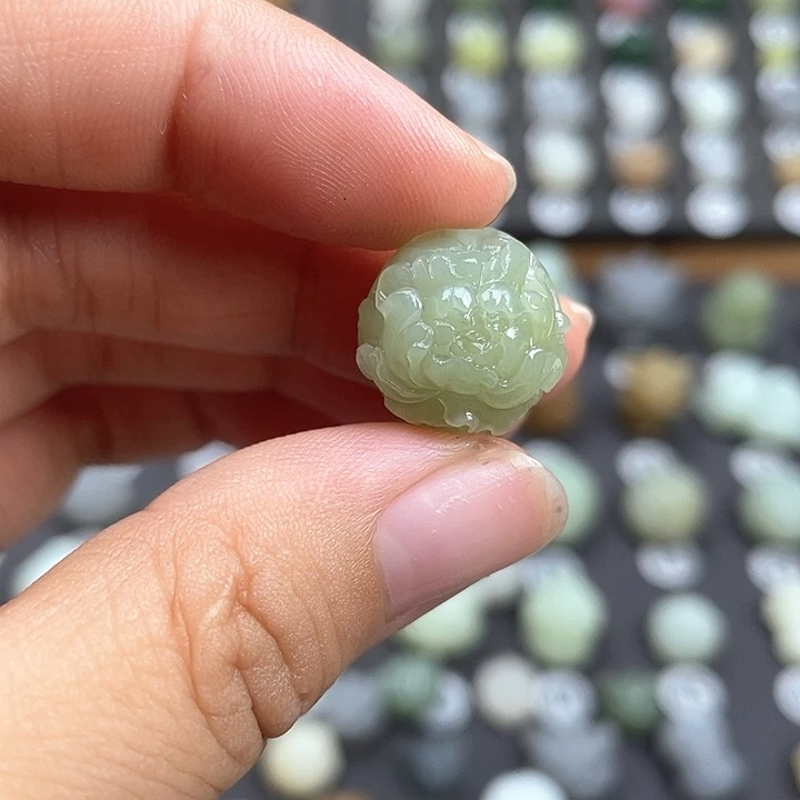 颈饰未镶嵌和田玉俄青有钱花珠挂坠定制