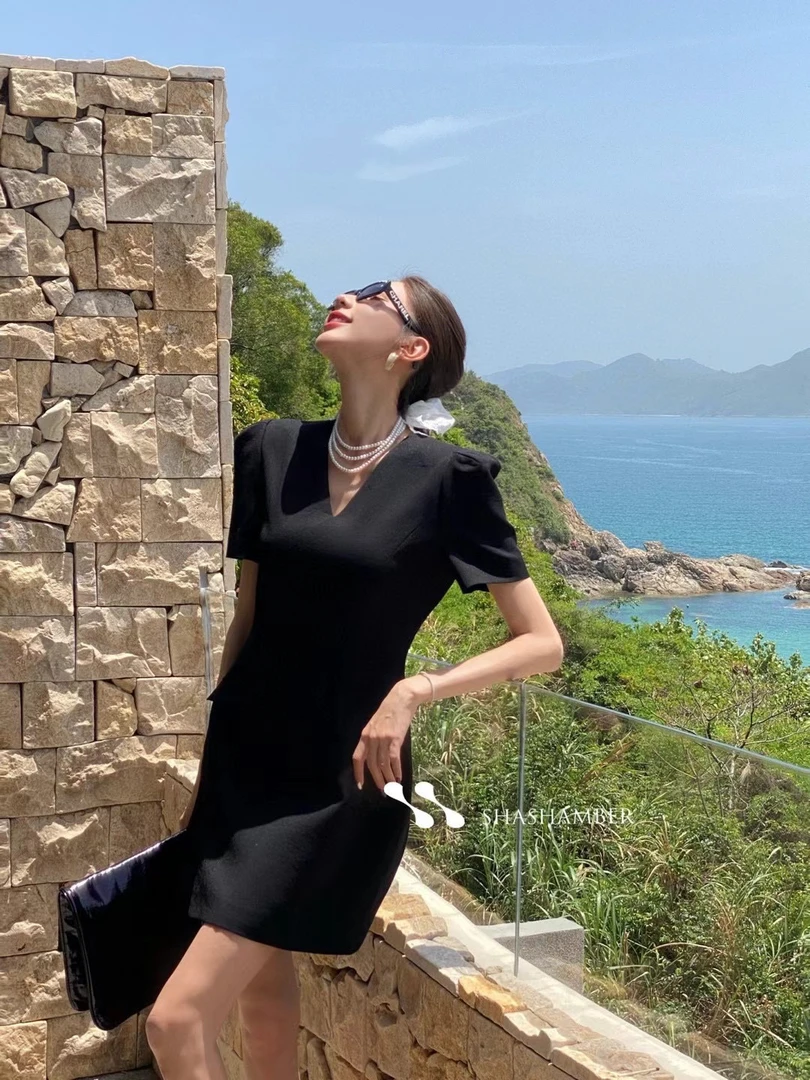 原创设计师款露背镂空蕾丝小黑裙夏季晚礼服