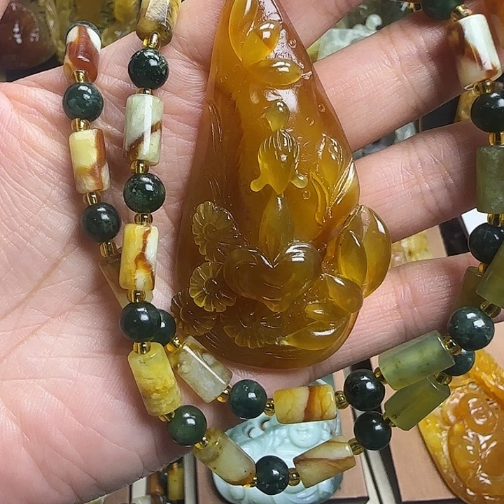 未镶嵌蛇纹石玉颈饰