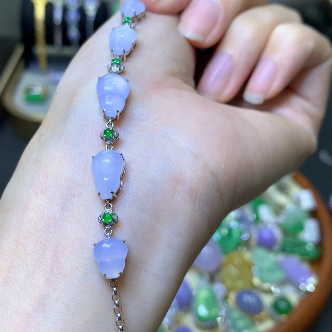 【闪购商品】翡翠颈饰18K金镶嵌翡翠吊坠项链