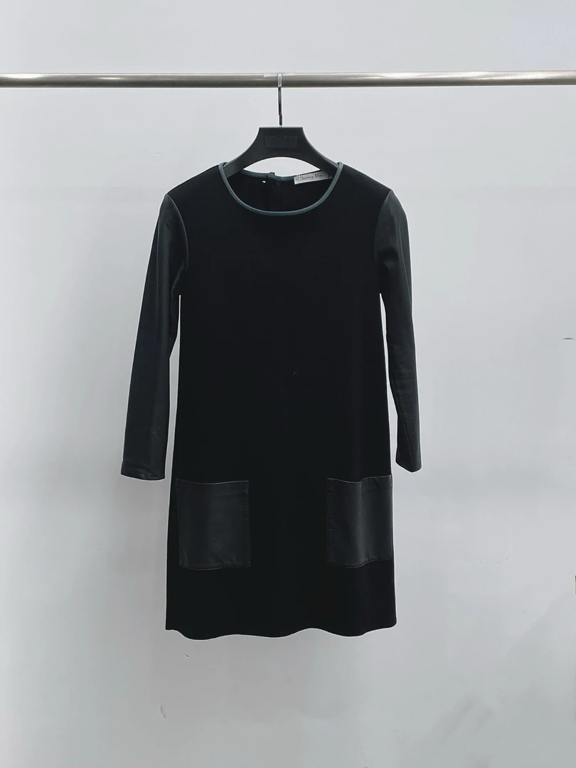 全新未使用 DIOR/迪奥 sm 黑色拼皮连衣裙 38码