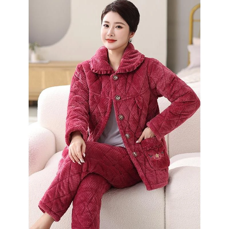 秋冬女式睡衣三层加厚天鹅绒珊瑚绒绗缝保暖中老年母亲冬装