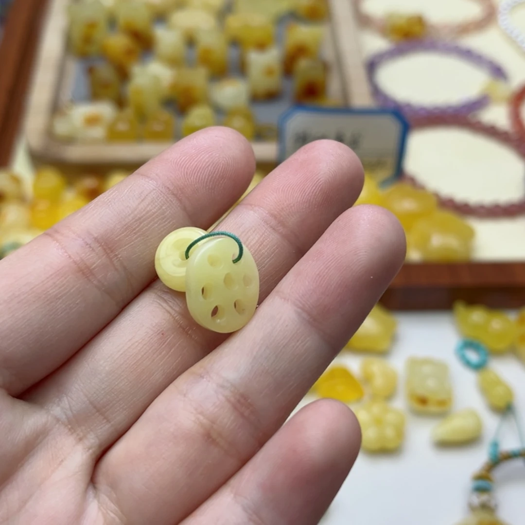 【闪购商品】蜜蜡裸石未镶嵌配饰