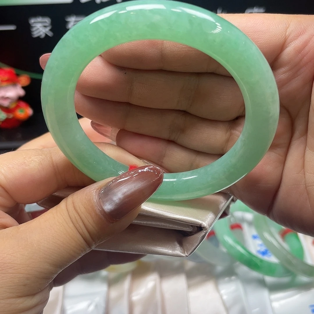 翡翠未镶嵌手镯57.2圆条