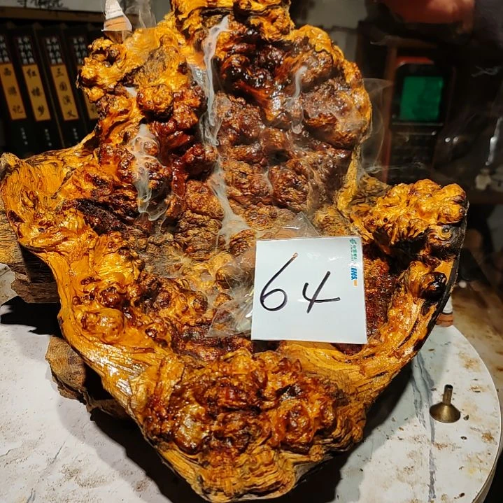 松木老****艺64号北沉香琥珀木天然造型
