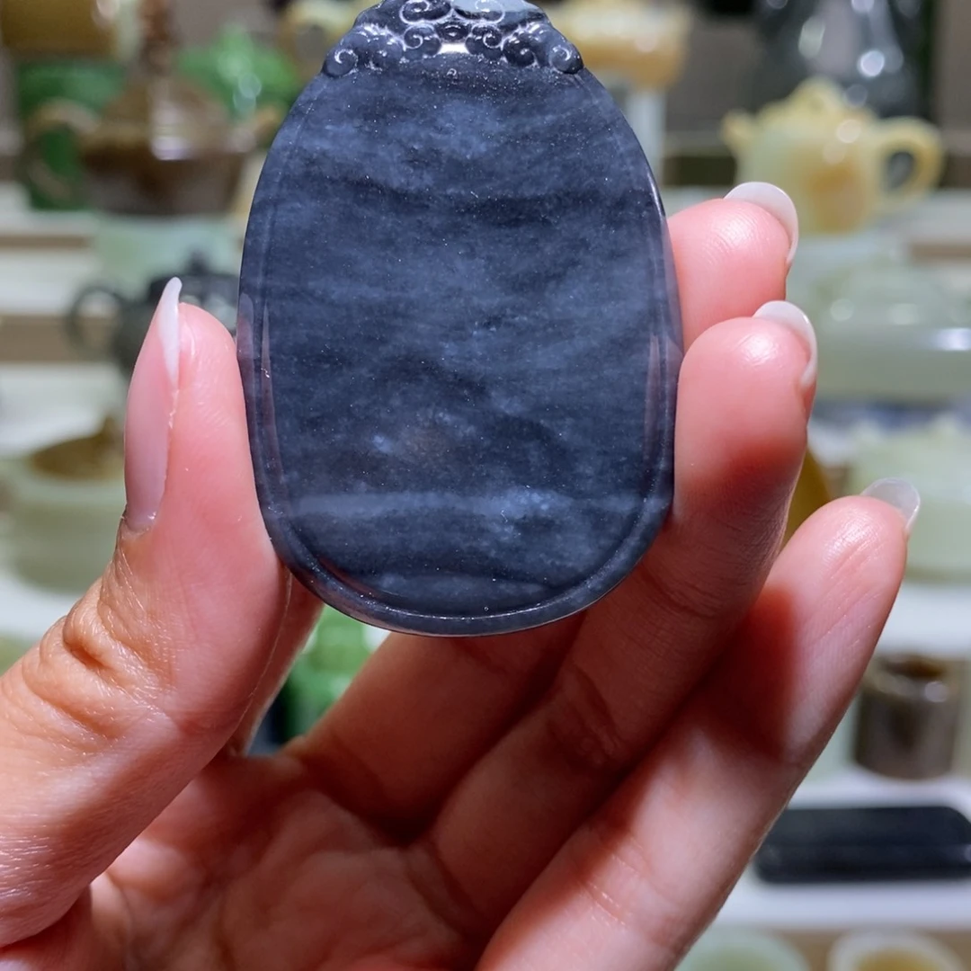 和田玉把件未镶嵌青花无事牌