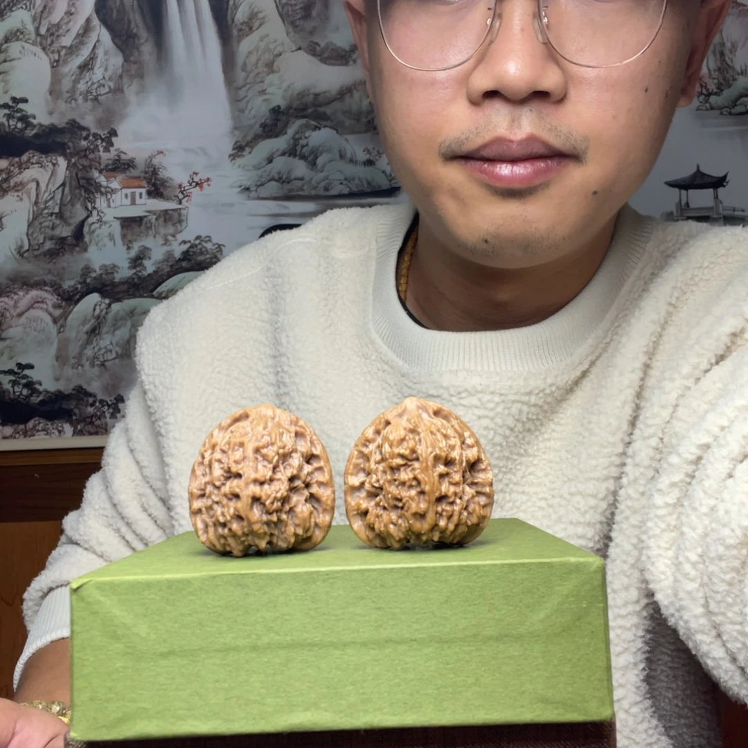 把件文玩核桃小*南疆石