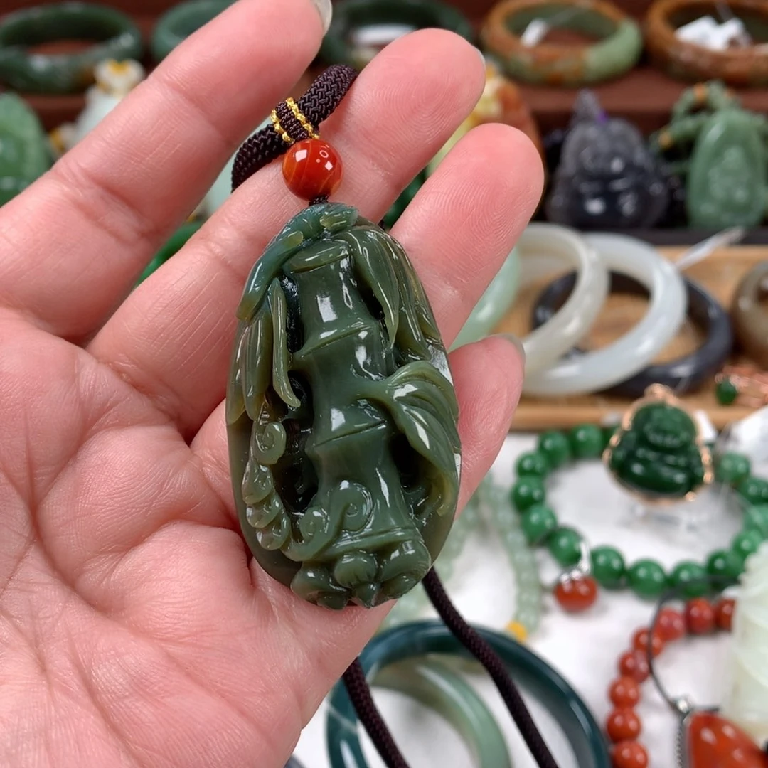 和田玉颈饰未镶嵌