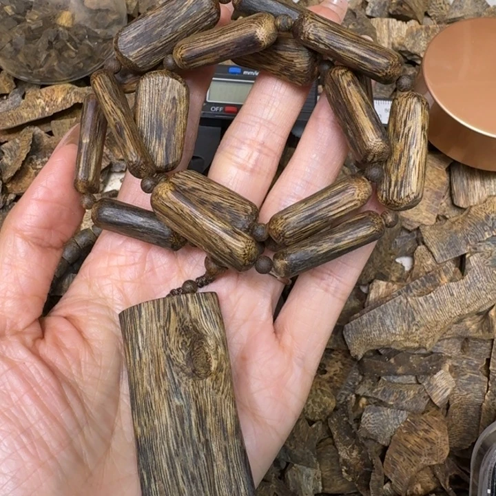 沉香手串树心沉浮一条