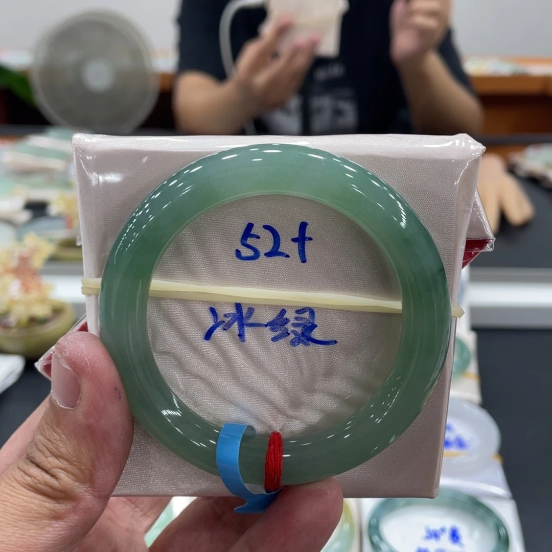 翡翠未镶嵌手镯缅甸翡翠