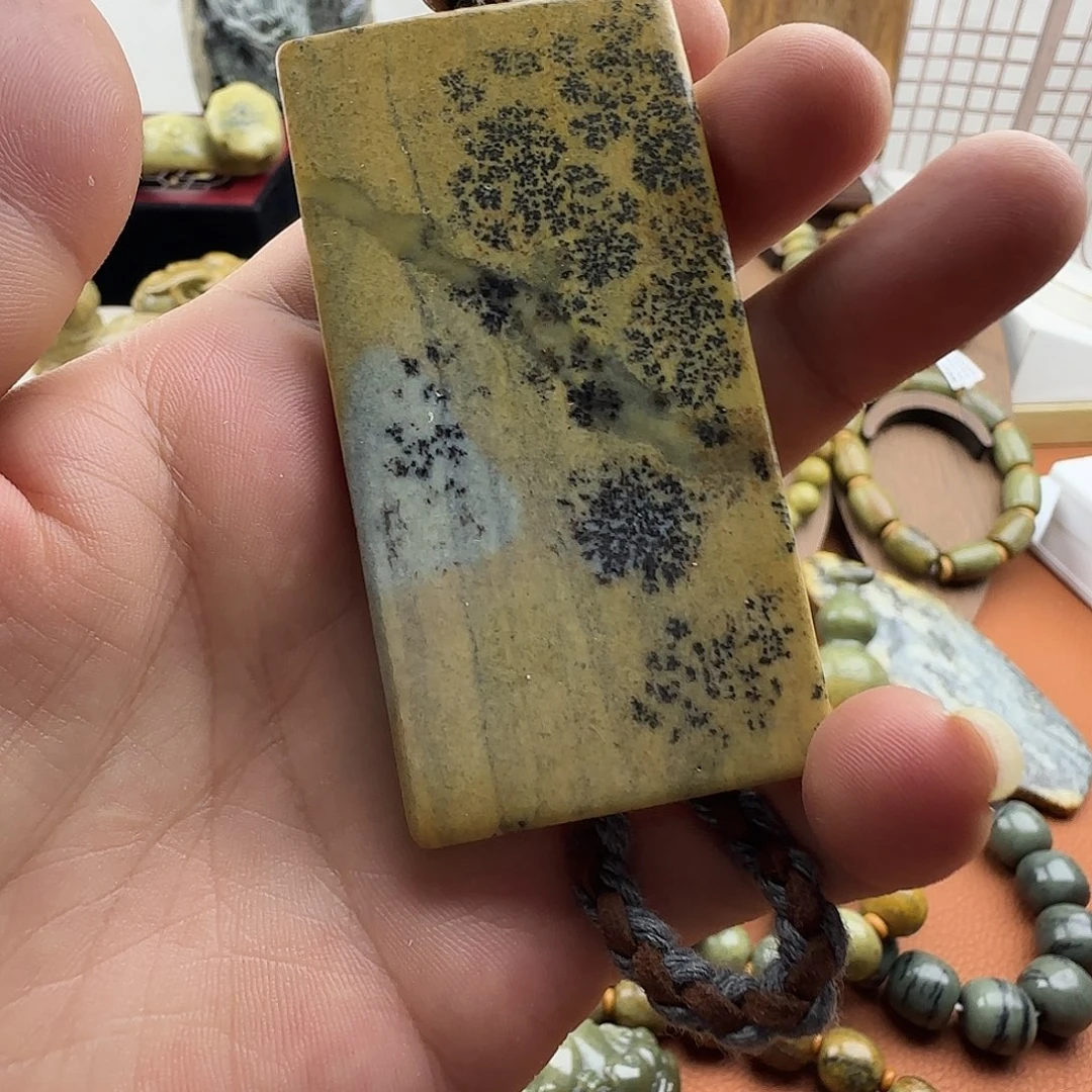 岫岩河磨玉（透闪石质玉）未镶嵌珠宝奇石